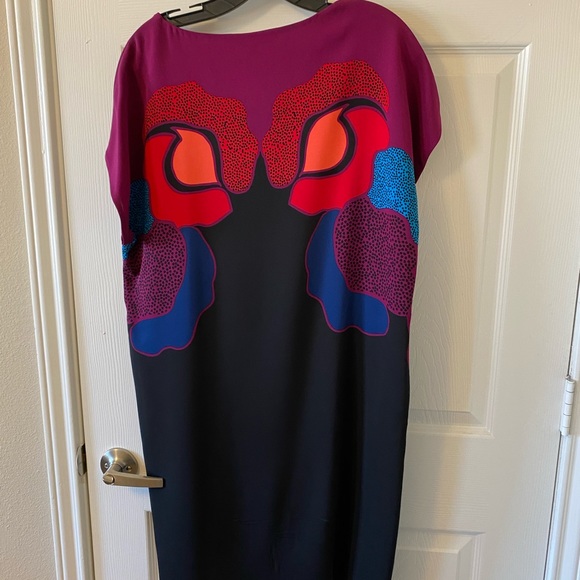 DVF statement dress. Worn once. Perfect condition. - Picture 2 of 2
